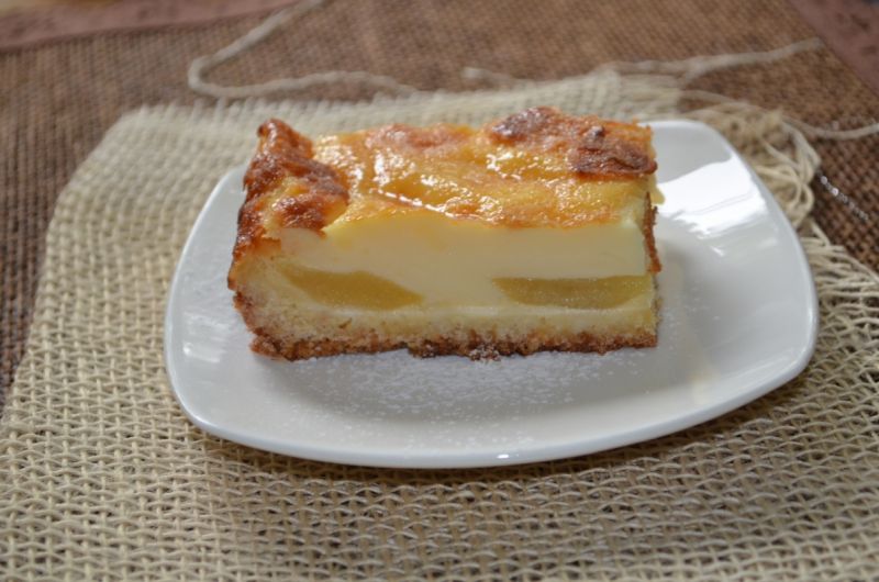 Jabłecznik z kremem budyniowym Jabłecznik z kremem budyniowym