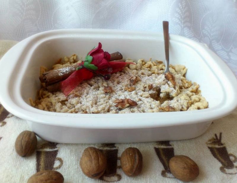 Jabłka pod cynamonową kruszonką z orzechami