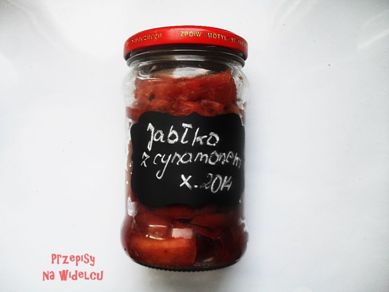 Jabłka prużone z cynamonem 