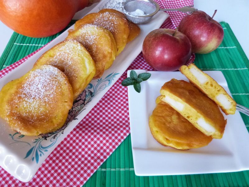 Jabłka w cieście dyniowym Jabłka w cieście dyniowym