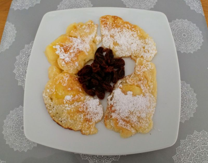 Jabłka w cieście naleśnikowym