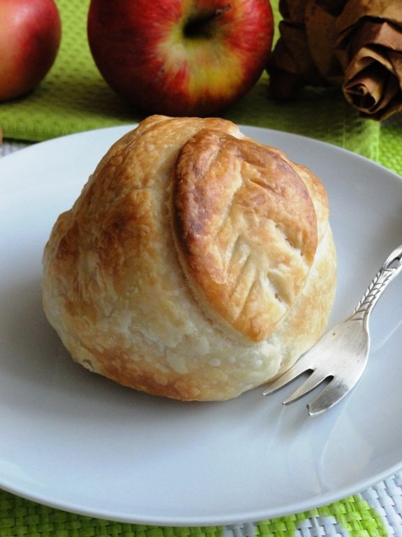 Jabłka w cieście z żurawiną