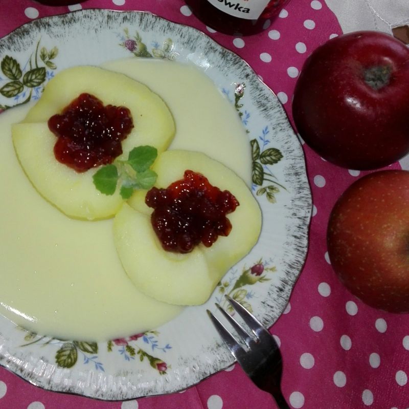 Jabłka w sosie waniliowym Jabłka w sosie waniliowym