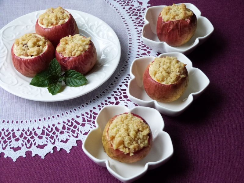 Jabłka z kokosową kruszonką