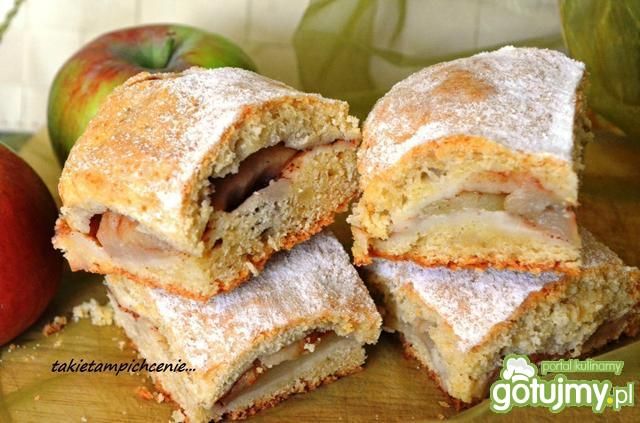 Jabłka zapiekane w serowym cieście 