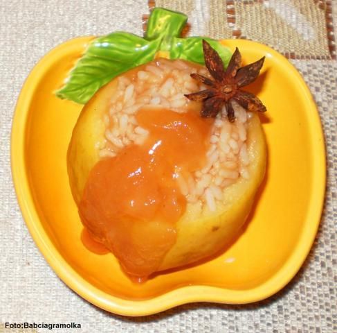 Jabłko gotowane na parze z ryżem