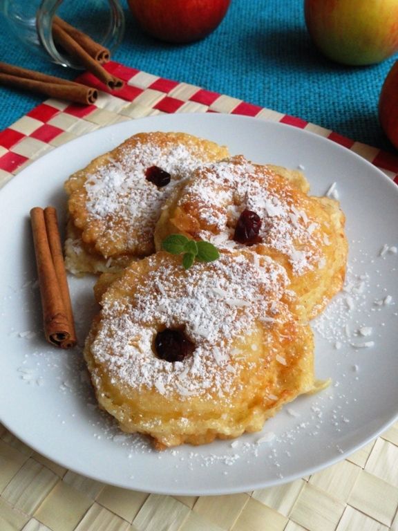 Jabłkowe krążki w cieście cynamonowym