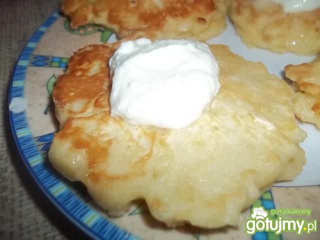 Jabłkowe placuszki z twarożkiem