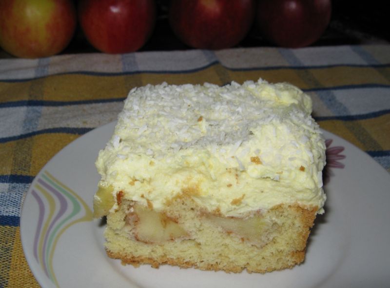 Jabłkowo budyniowe ciasto