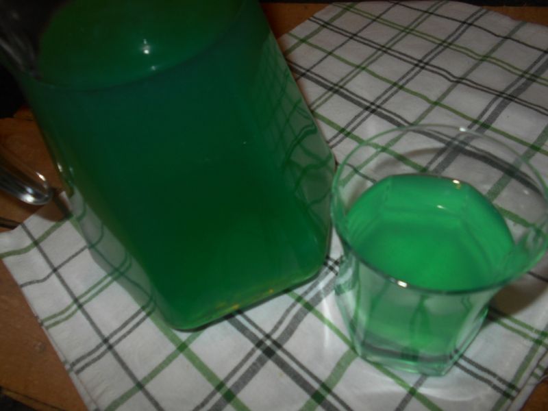 Jabłkowy kompot z syropem miętowym Jabłkowy kompot z syropem miętowym