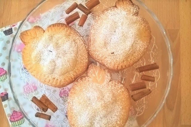 Jabłuszka z kruchego ciasta z nadzieniem Jabłuszka z kruchego ciasta z nadzieniem