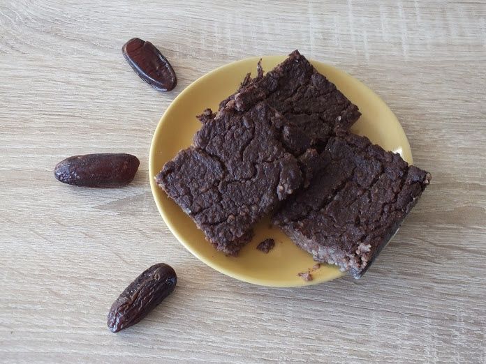 Jaglane brownie bananowo-daktylowe