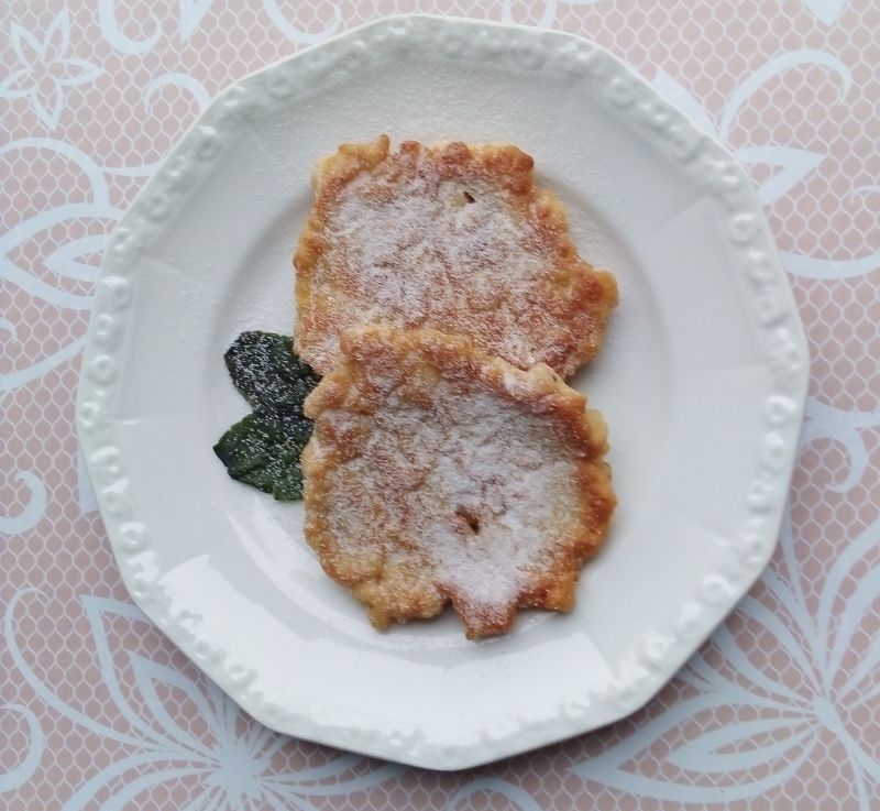 Jaglane placuszki z bananem i jabłkiem Jaglane placuszki z bananem i jabłkiem