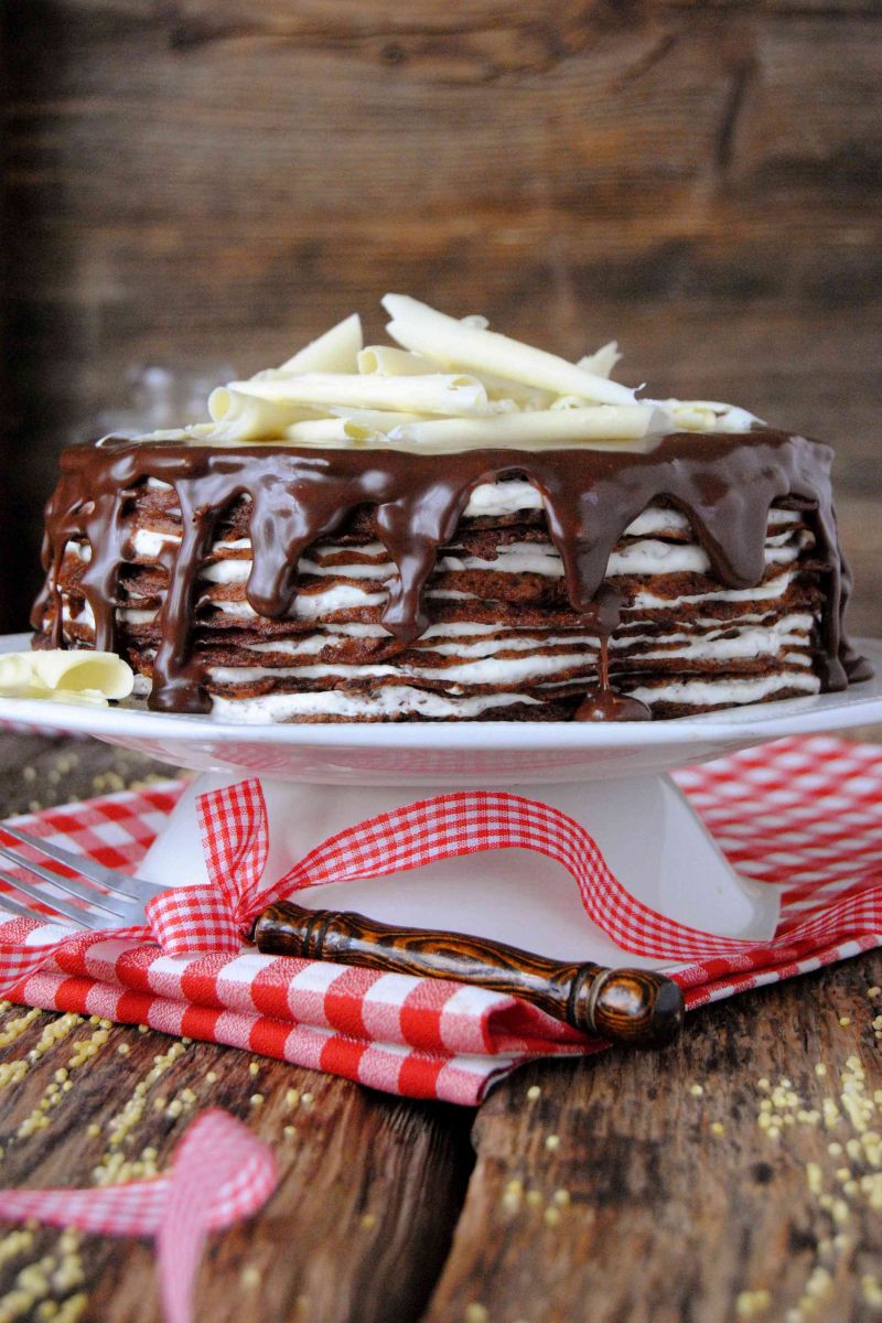 Jaglano- czekoladowy tort naleśnikowy