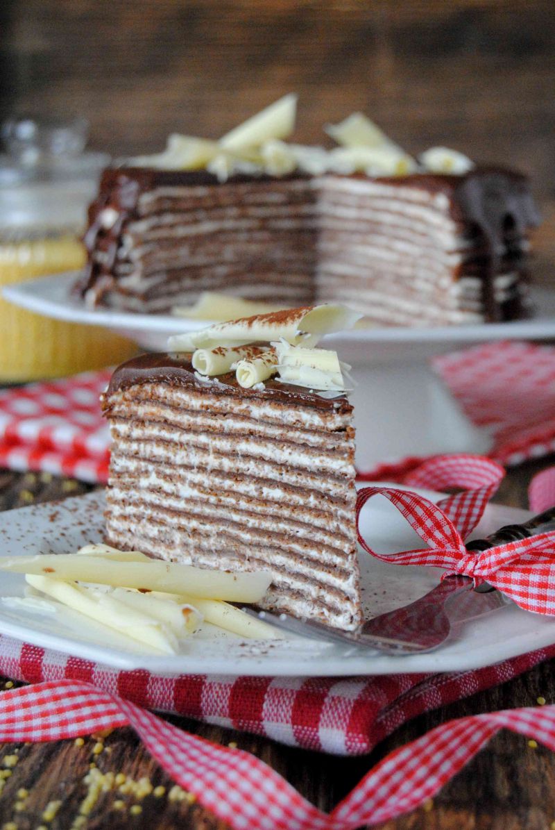 Jaglano- czekoladowy tort naleśnikowy