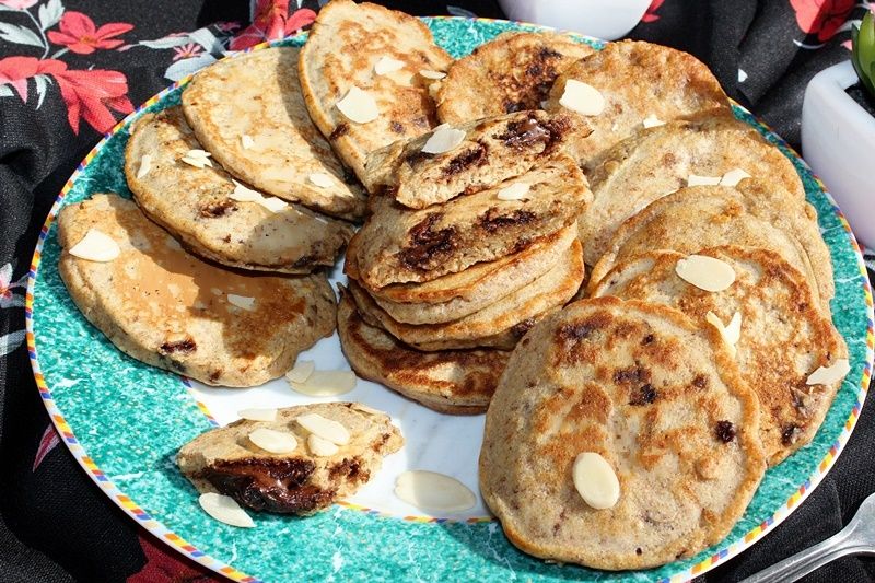 Jaglano-orzechowe placuszki z otrębami i czekoladą Jaglano-orzechowe placuszki z otrębami i czekoladą