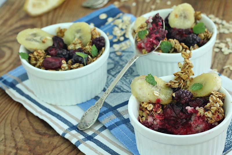 Jaglany deser z owocami