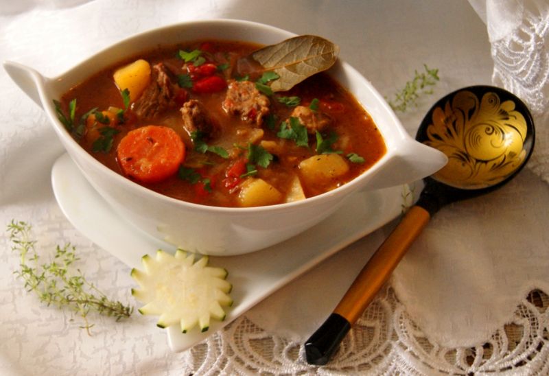 Jagnięcina duszona w warzywach