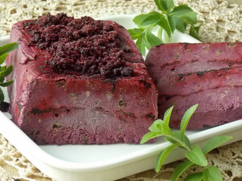 Jagodowe semifreddo z jagodami