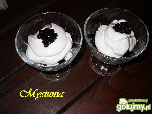 Jagodowy deser z mascarpone