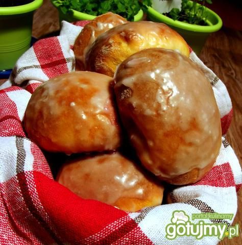 Jagodzianki drożdżowe