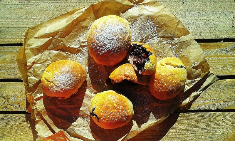 Jagodzianki drożdżowe a`la Igraszki Losu Jagodzianki drożdżowe a`la Igraszki Losu