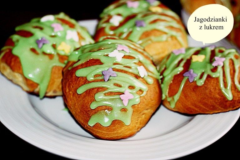 Jagodzianki polane lukrem Jagodzianki polane lukrem