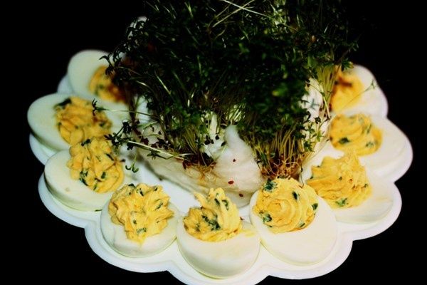 Jaja faszerowane dorszem wędzonym