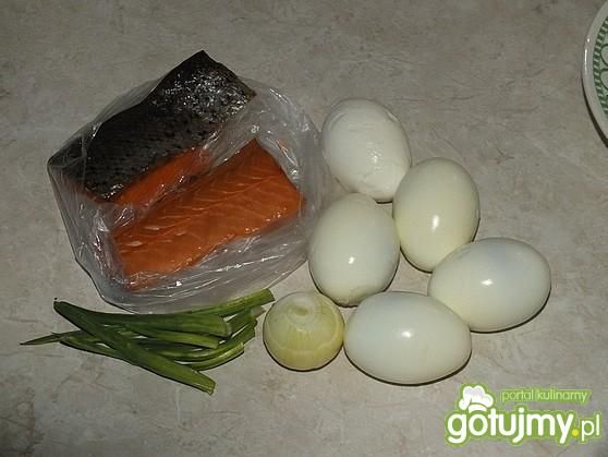 Jaja faszerowane z wędzonym łososiem