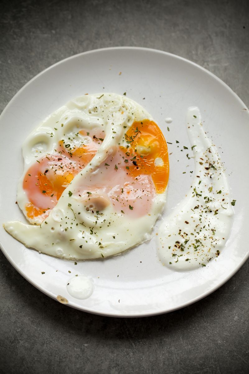 jaja parowane i sos z chrzanem
