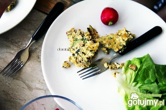 Jajcznica z kiełbasą i cukinią Jajcznica z kiełbasą i cukinią