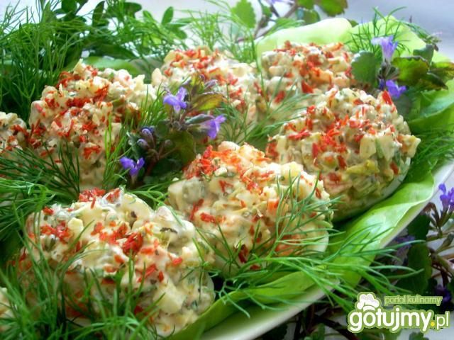 Jajeczka wiosenne z sałatką  Jajeczka wiosenne z sałatką