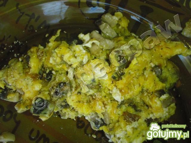 Jajecznia z żółtek z nutką pieczarkową  Jajecznia z żółtek z nutką pieczarkową