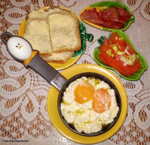 Jajecznica-,,maczanka,, : Jajecznica-,,maczanka,, :