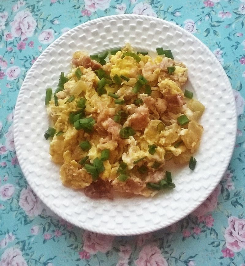 Jajecznica na boczku 