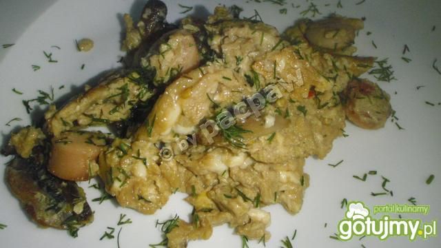 Jajecznica pieczarkowo-parówkowa Jajecznica pieczarkowo-parówkowa