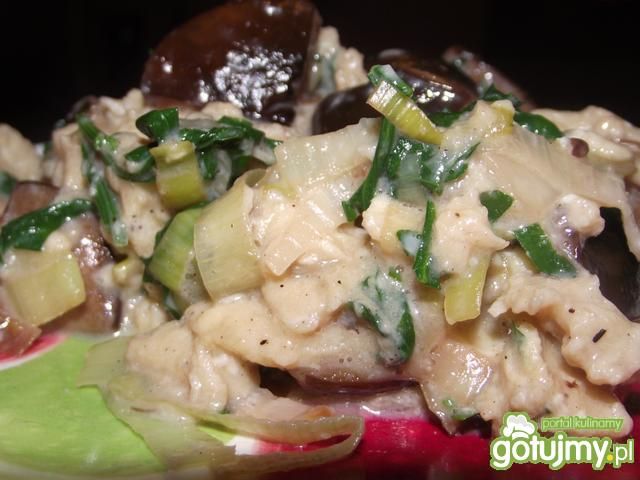 Jajecznica pod grzybkiem  Jajecznica pod grzybkiem