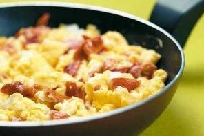 Jajecznica polsko - włoska (z bazylią)