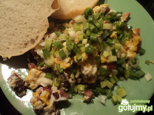 Jajecznica śniadaniowa 