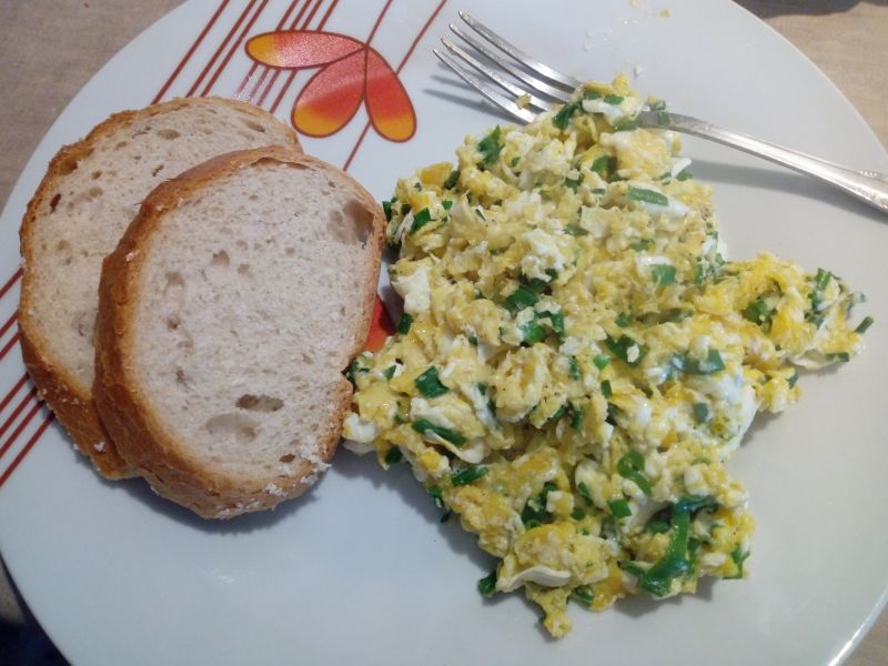 Jajecznica wiosenna Jajecznica wiosenna