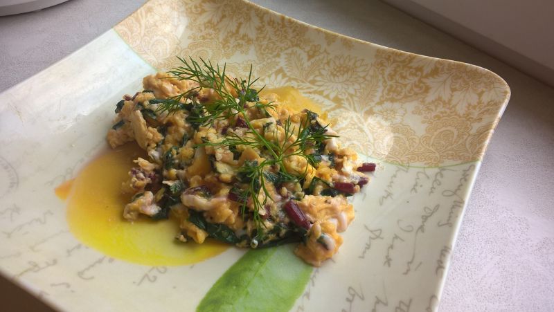 Jajecznica z botwinką