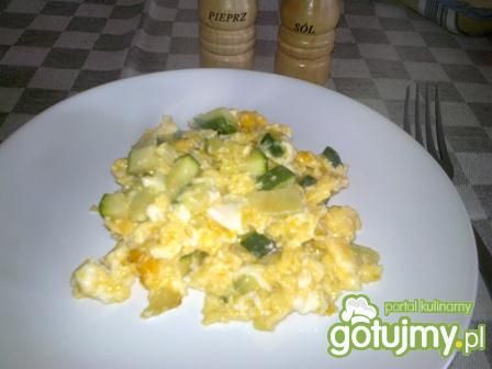 Jajecznica z cukinią. Jajecznica z cukinią.