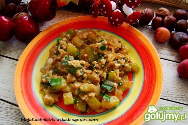 Jajecznica z cukinią  Jajecznica z cukinią