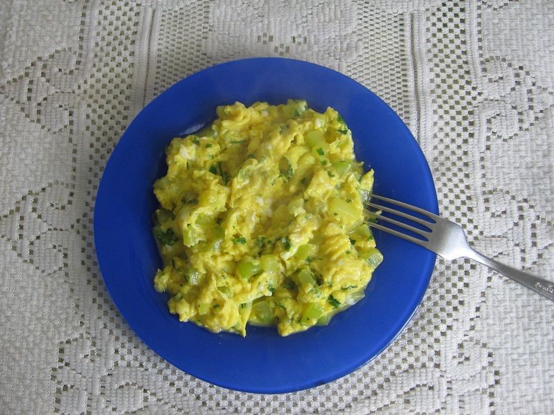 Jajecznica z cukinią Jajecznica z cukinią