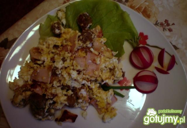 Jajecznica z grzankami wg TheKajtex Jajecznica z grzankami wg TheKajtex