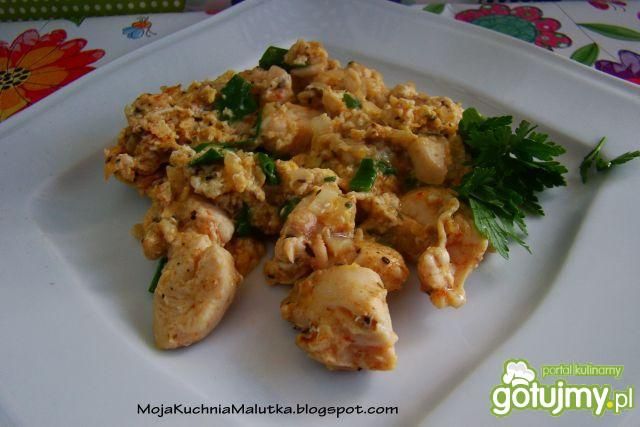 Jajecznica z kurczakiem o smaku gyrosa