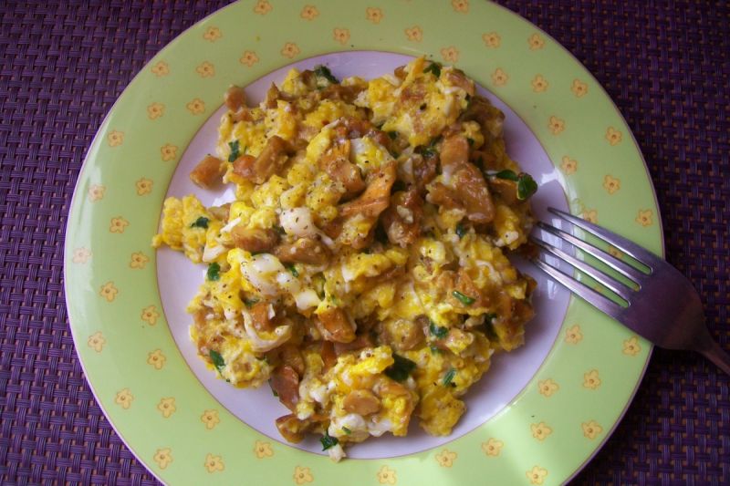 Jajecznica z kurkami