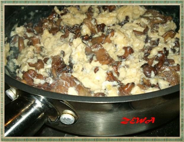 Jajecznica z kurkami