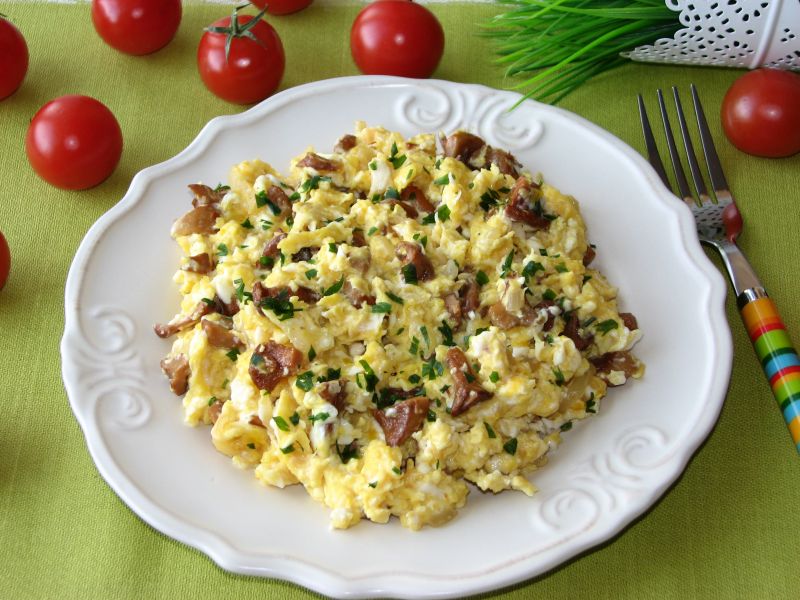 Jajecznica z kurkami Jajecznica z kurkami