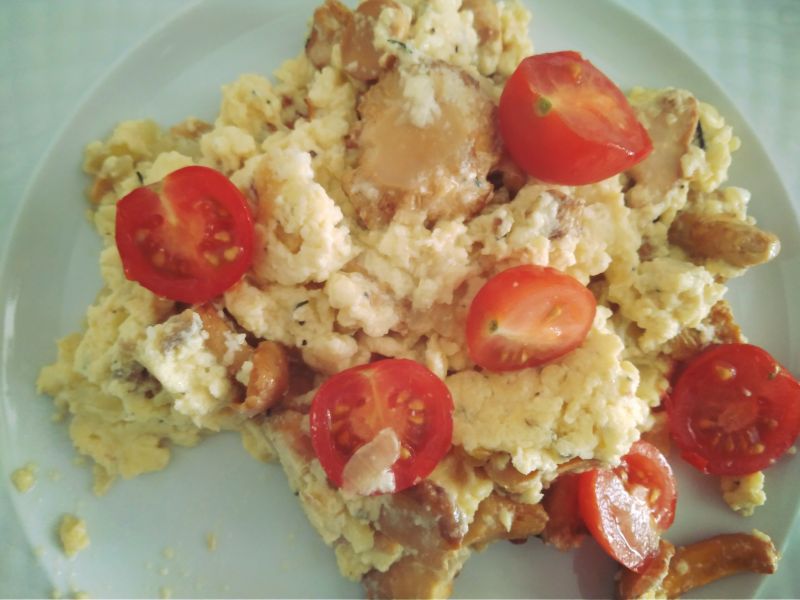 Jajecznica z kurkami